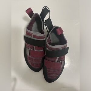 Black diamond climbing shoes, size 7.5 womens